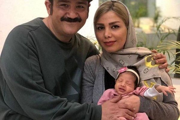 بوسه جنجالی همسر مهران غفوریان | آقای بازیگر از خجالت آب شد 