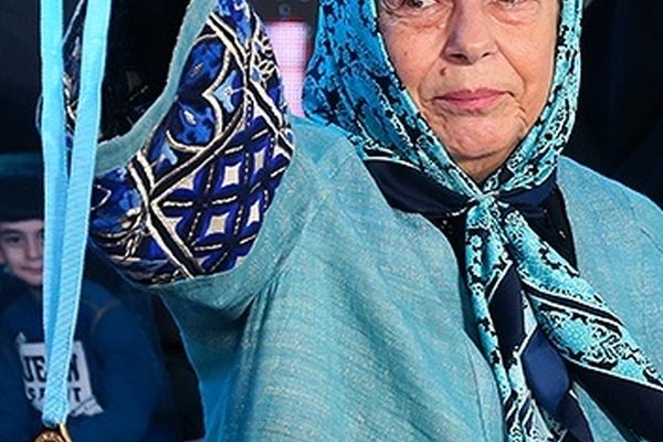 اولین عکس لو رفته از نوه ثریا قاسمی و پسر گولاخش 