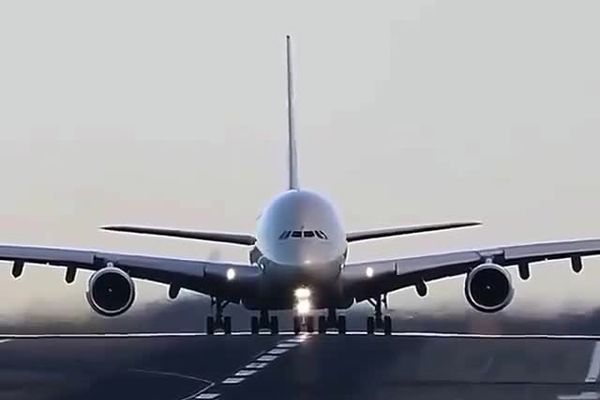  لحظه ی هیجان انگیز تیک آف بزرگترین هواپیمای جهان|چطوری پرواز میکنه؟