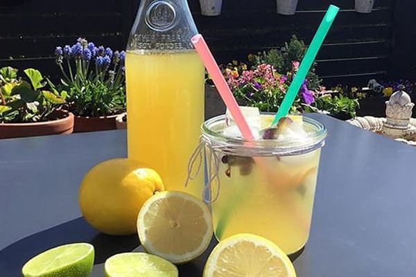طرز تهیه ی یک نوشیدنی بین المللی و خوشمزه | لیموناد به روش کافه و رستوران