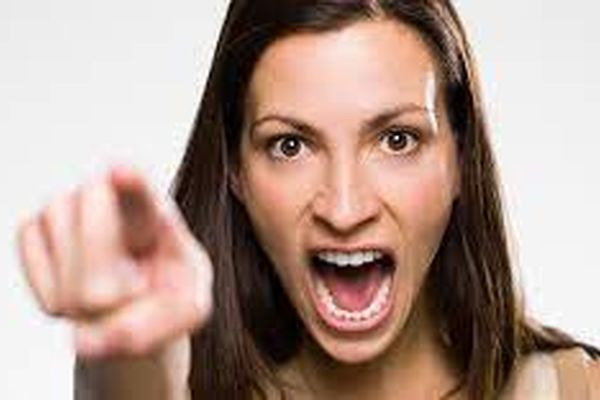 اگه این ویتامین در بدنت کم باشد بر خلق و خوی شما تاثیر میگذارد | کمبود این ویتامین شما را بد اخلاق میکند 