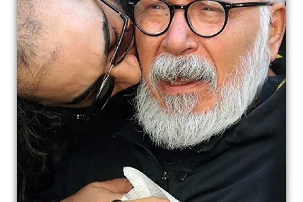 ویدیویی از لحظات عاشقانه رضا داوود نژاد و همسرش | تحسین علیرضا داوودنژاد از همراهی عروسش در سال‌های بیماری رضا داوودنژاد