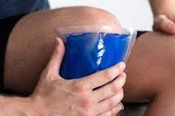 درمان زانو درد با این ترفند در خانه | با یک ورزش به راحتی در خانه زانو درد خود را درمان کنید 