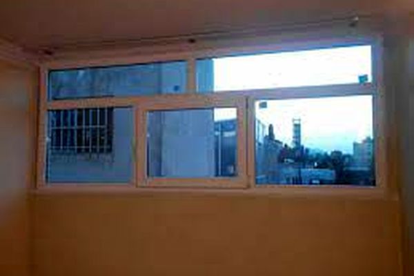 ترفند زمستانی کردن پنجره های دو جداره | تا حالا الکی سرما کشیدیم 