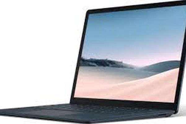 ویدیویی بسیار جذاب از رونمایی کوچکترین لپ تاپ دنیا که تا الان ساخته شده | مگه میشه اینقدر کوچیک؟