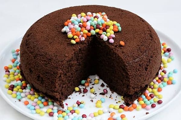 بدون نیاز به فر کیک شکلاتی بپز | دستور پخت کیک تابه ای اسفنجی و مجلسی