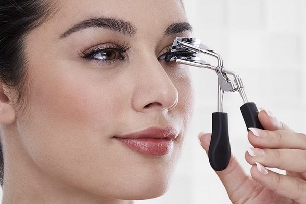 ترفندهای کاربردی با فر مژه که تا حالا بلد نبودید | با فر مژه ریمل بزن 