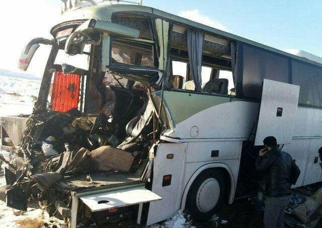 تصادف هولناک‌ در جاده سمنان چندین مصدوم بر‌جای گذاشت