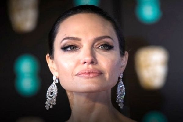 انجلینا جولی از پارتنر جدیدش رونمایی کرد | عکس هایی از قرار عاشقانه آنجلینا جولی