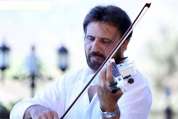 اولین کنسرت بیژن مرتضوی بعد از مرگ همسرش قلب همه را شکست | ویولن نوازی سوزناک بیژن مرتضوی