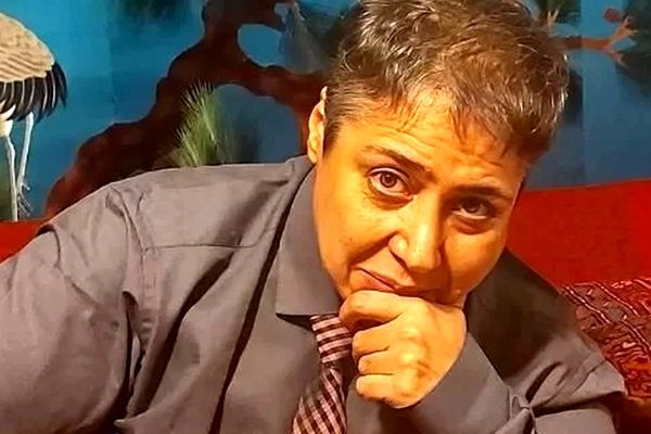 وقتی مازیار لرستانی به ریش هایش مینازد ! | ویدیو مازیار لرستانی بعد از تطبیق جنسیت و شمردن ریش هایش! 