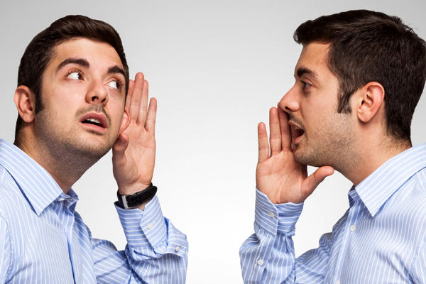 دلایل عجیب از حرف زدن افراد با خودشان | آیا خود گویی یک نوع بیماری است ؟ 