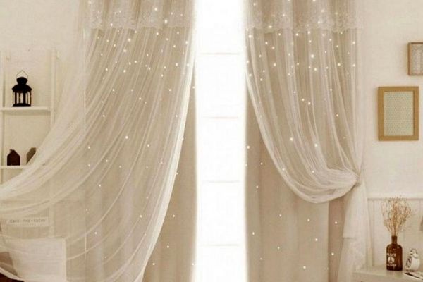 راه های تمیز کردن پرده بدون باز کردن آن | دیگه هر ماه پرده را از جاش باز نکن 