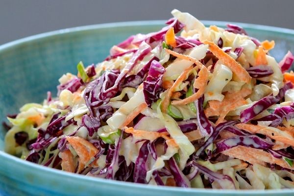 طرز تهیه سالاد کلم رستورانی | از خوردن این سالاد هیچ وقت سیر نمیشی