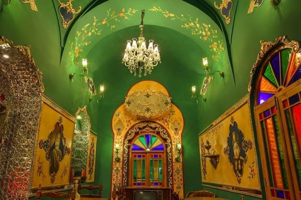 چگونگی تاسیس کافه عینک ارثیه |کافه عینک ارثیه در قزوین 