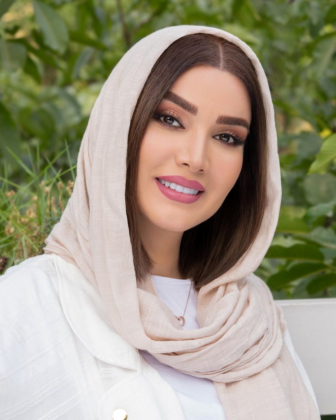 این آقا با متین ستوده چه نسبتی دارد ؟ | عکس آقای جذاب با خانم بازیگر لو رفت 