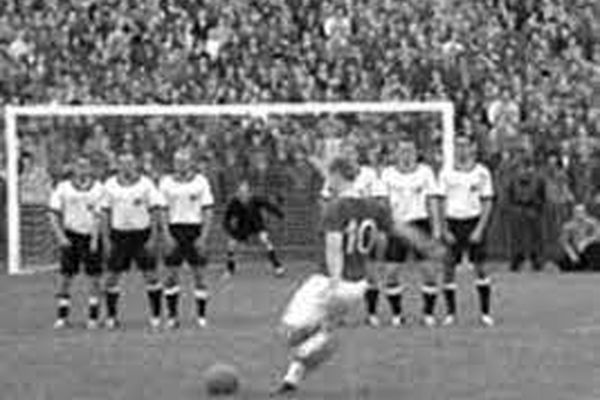 این فوتبال در تاریخ عنوان ناجوانمردانه ترین فوتبال را گرفت! + ویدئو