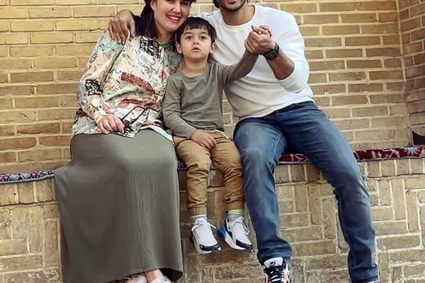 اولین عکس لو رفته از مادر شوهر گلوریا هاردی | مادر شوهر جوان گلوریا هاردی هیچ شباهتی به ساعد ندارد !