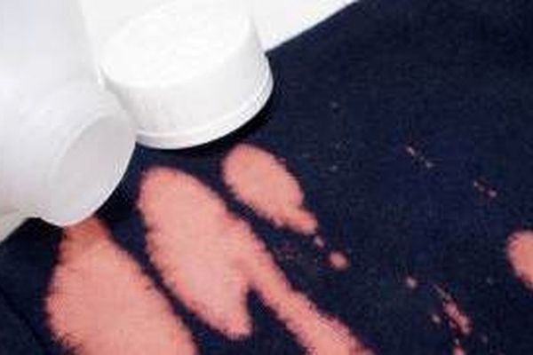 چگونه لکه های وایتکس را از لباس پاک کنیم!