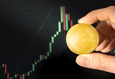 توقف بیت‌کوین زیر محدوده اوج تاریخی؛ نشانه‌هایی از جهش دوباره دیده می‌شود