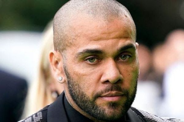 دنی آلوز بازیکن سرشناس فوتبال به ۱۸ سال حبس محکوم شد