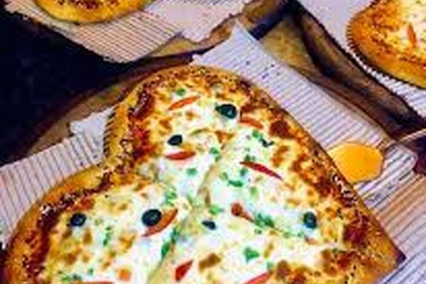 طرز تهیه پیتزا ولنتاینی | تو روز ولنتاین یک پیتزای قلبی برای عشقت بپز