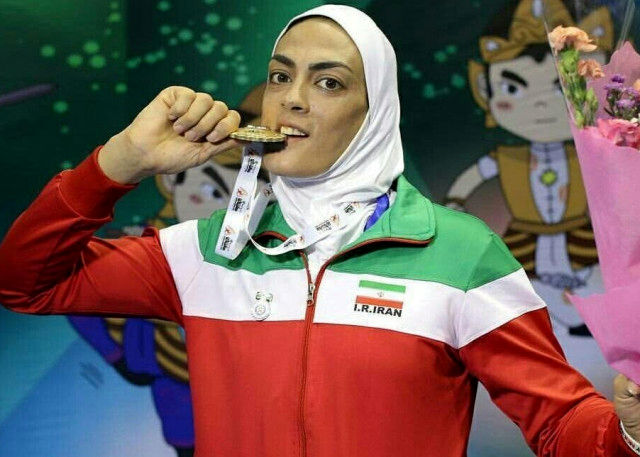 تغییر عجیب سر دسته خواهران منصوریان در استایلی خاص | شهربانو منصوریان را با این قیافه نمیشناسید 