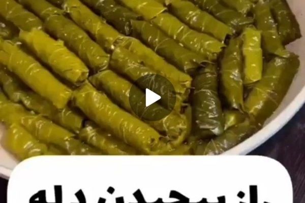 دیگه از روش‌های قدیمی برای پیچیدن برگ دلمه استفاده نکن! |  یکبار برای همیشه این روش رو یاد بگیر تا همه انگشت به دهن بمونن! | ترفند پیچیدن برگ دلمه + ویدئو