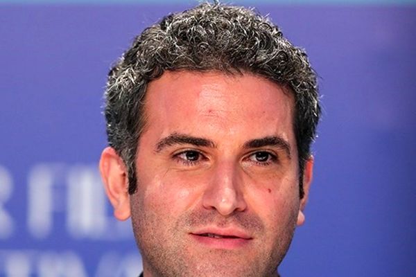 تصویر دیده نشده از مادر هوتن شکیبا | شباهت هوتن شکیبا به مادرش