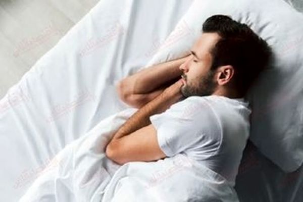 اگر تعریق بیش از حد دارید مراقب باشید | نشانه های کمتر شناخته شده از سرطان بر روی بالشت شما 