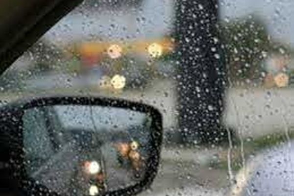 ضد آب کردن آینه ماشین در هنگام باران | دیگه با این ترفند راحت تر رانندگی کن و دید بهتری داشته باشید 