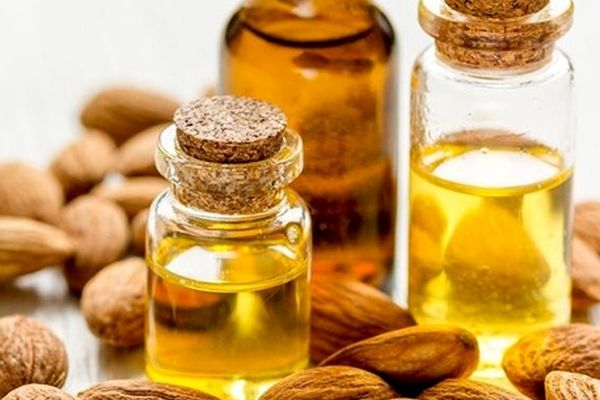 با روغن بادام تا پایان بهار موهای خود را مثل گیسوکمند کنید! | فواید بی نظیر این روغن برای مو و پوست