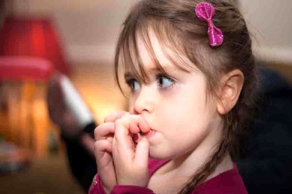 فواید بی نظیر جویدن ناخن که نمی‌دانستید | ایمنی بدن فقط با اینکار افزایش پیدا می‌کنه!