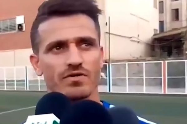 کاپیتان آبی جانش را فدای ایران میکند