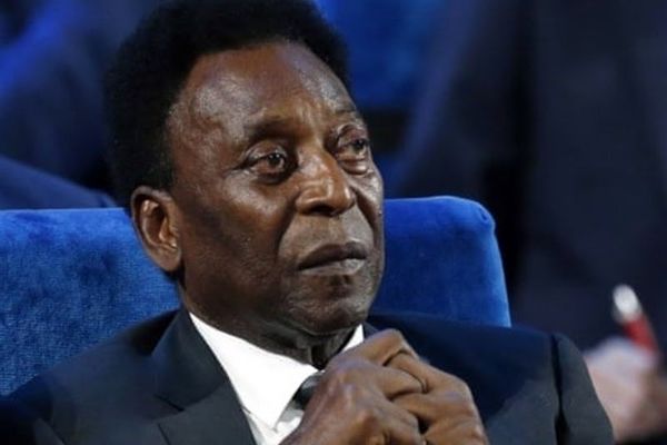 پله بازیکن پیشکسوت فوتبال در بیمارستان بستری است 