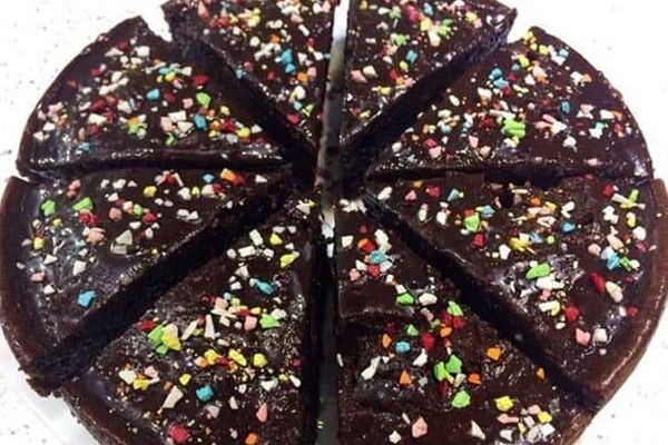 طرز تهیه “کیک خیس” خانگی با نکات تکمیلی
