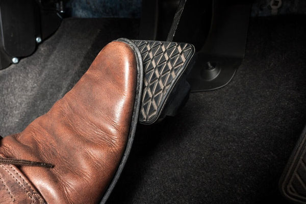 ترفند کنترل ماشین در حین بریدن ترمز | اگه ترمز بریدی این کار رو انجام بده 