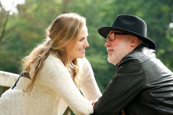 چرا دختران جوان مردان پیر تر را انتخاب میکنند ؟ | دلیل علاقه دختران به مردان مسن 