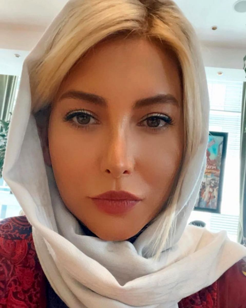 تصویری عجیب و دیده نشده از گریه زاری فریبا نادری برای فوت همسرش 