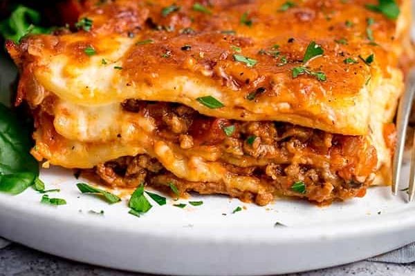 طرز تهیه لازانیا مجلسی و خوشمزه | خودتو یک غذای خوشمزه مهمون کن