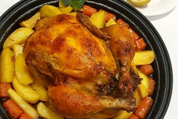 طرز تهیه ی آسان مرغ شکم پر زیبا و مجلسی برای مهمان!